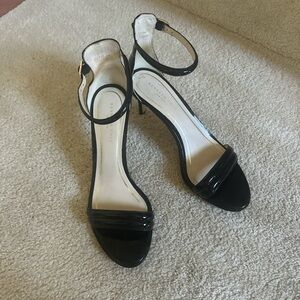 Kenneth Cole Womens Mallory ankle strap sandals Size 8.5